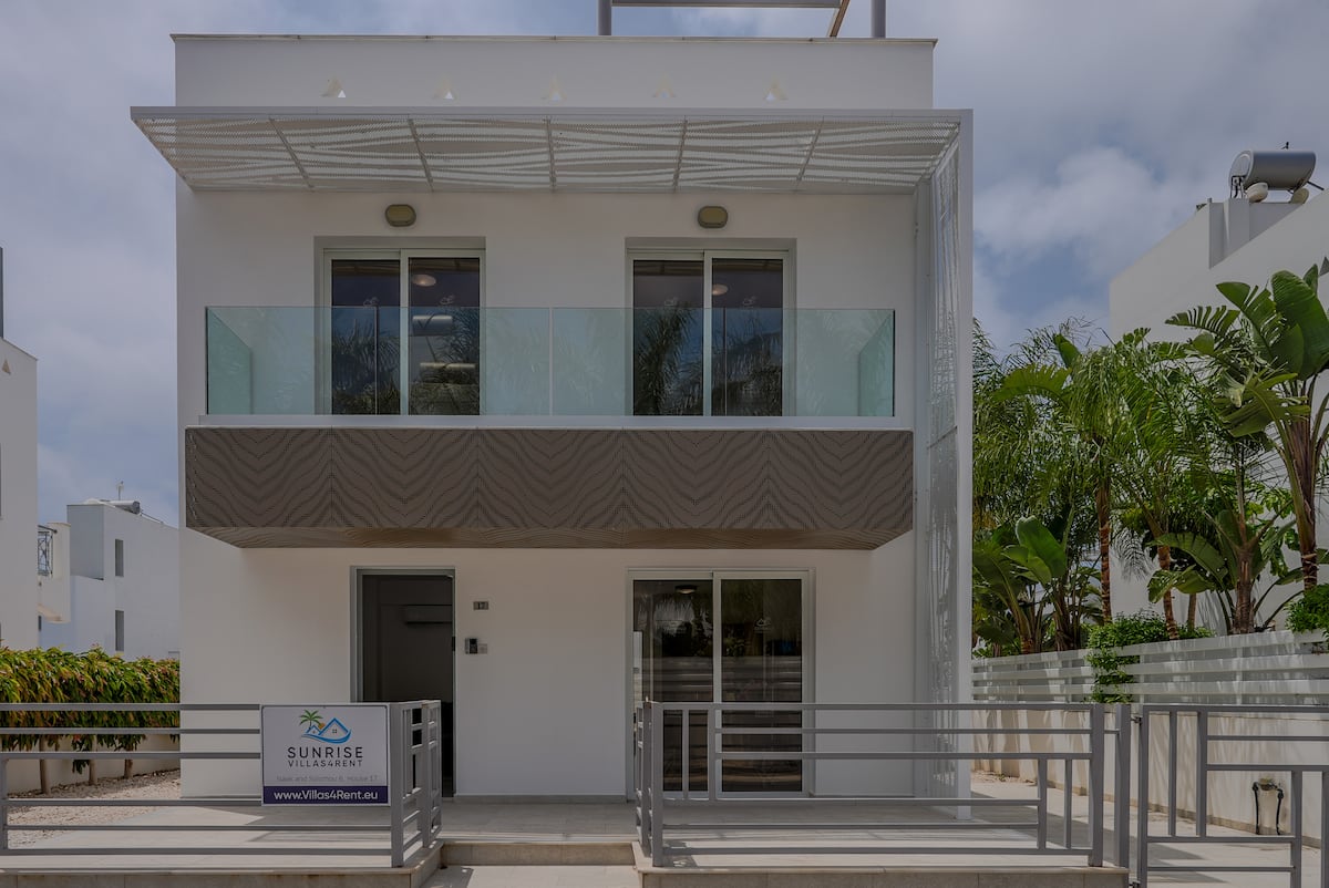 Sunrise Villa 17 · Pool & outdoor area