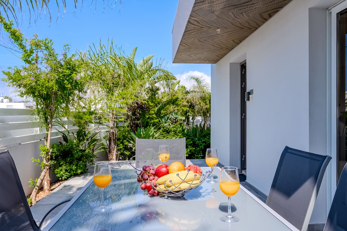 Sunrise Villa 22 · Palm · Pool & outdoor area