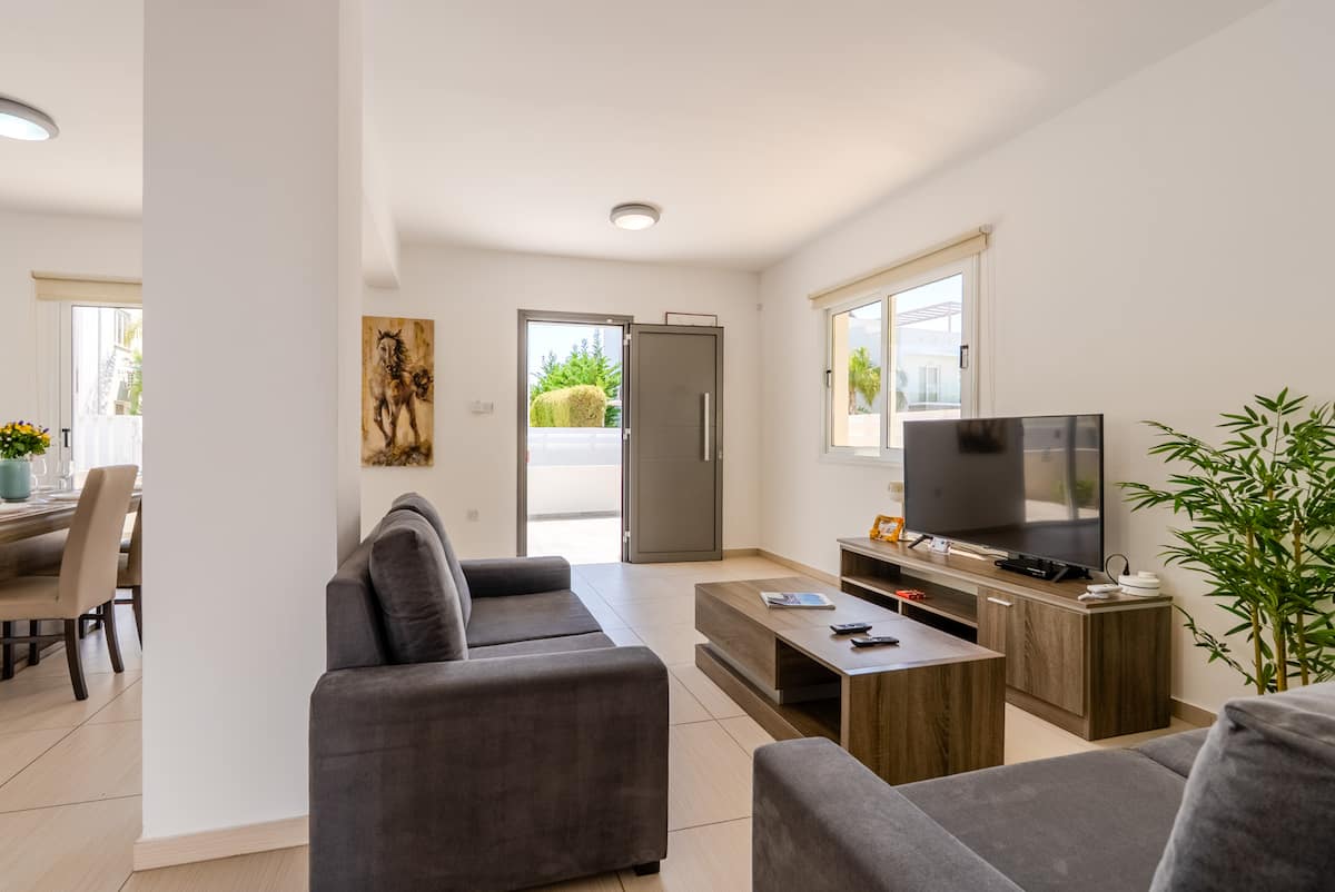 Sunrise Villa 26 · Living & dining