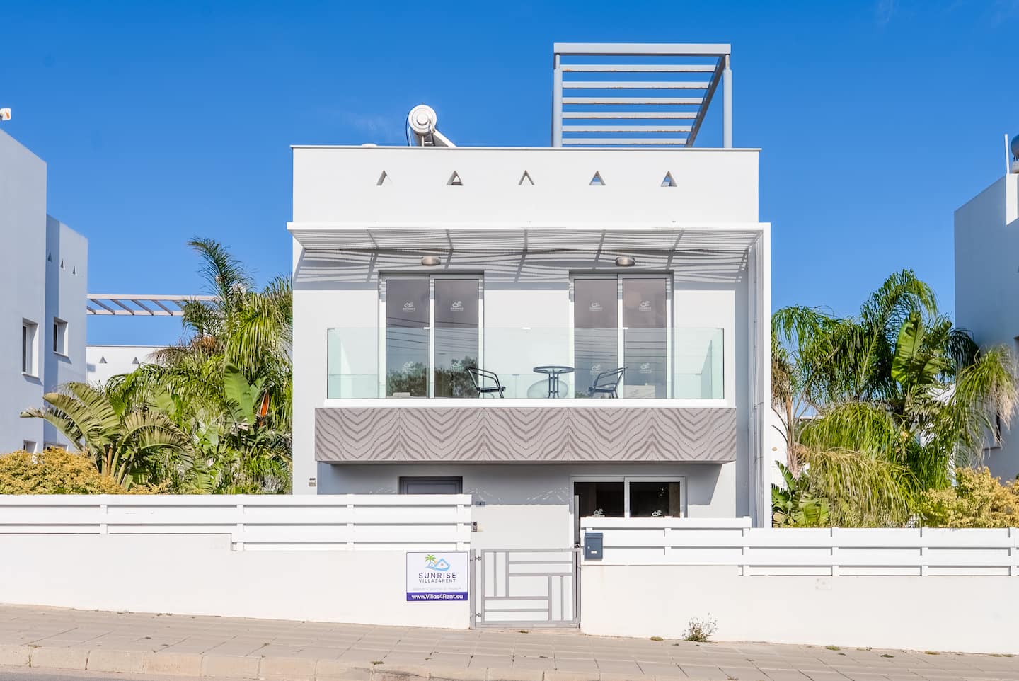 Sunrise Villa 4 · Sunset · Pool & outdoor area