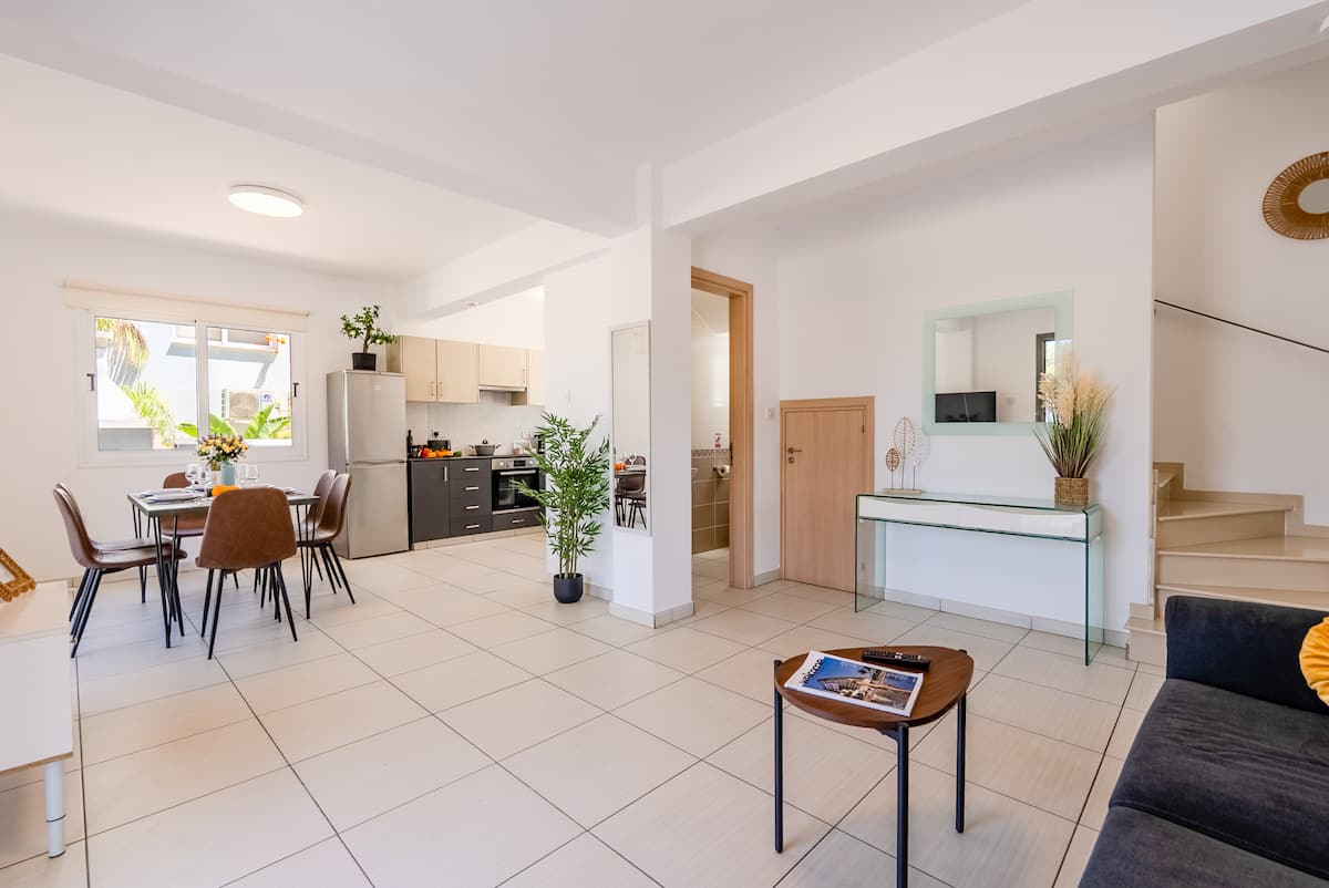 Sunrise Villa 5 · Vacation · Living & dining