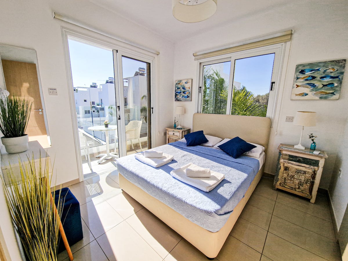 Sunrise Villa 6 · Oleandra · Bedroom 1