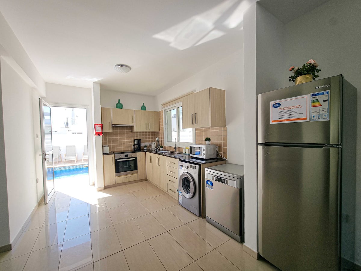 Sunrise Villa 7 · Magnolia · Kitchen