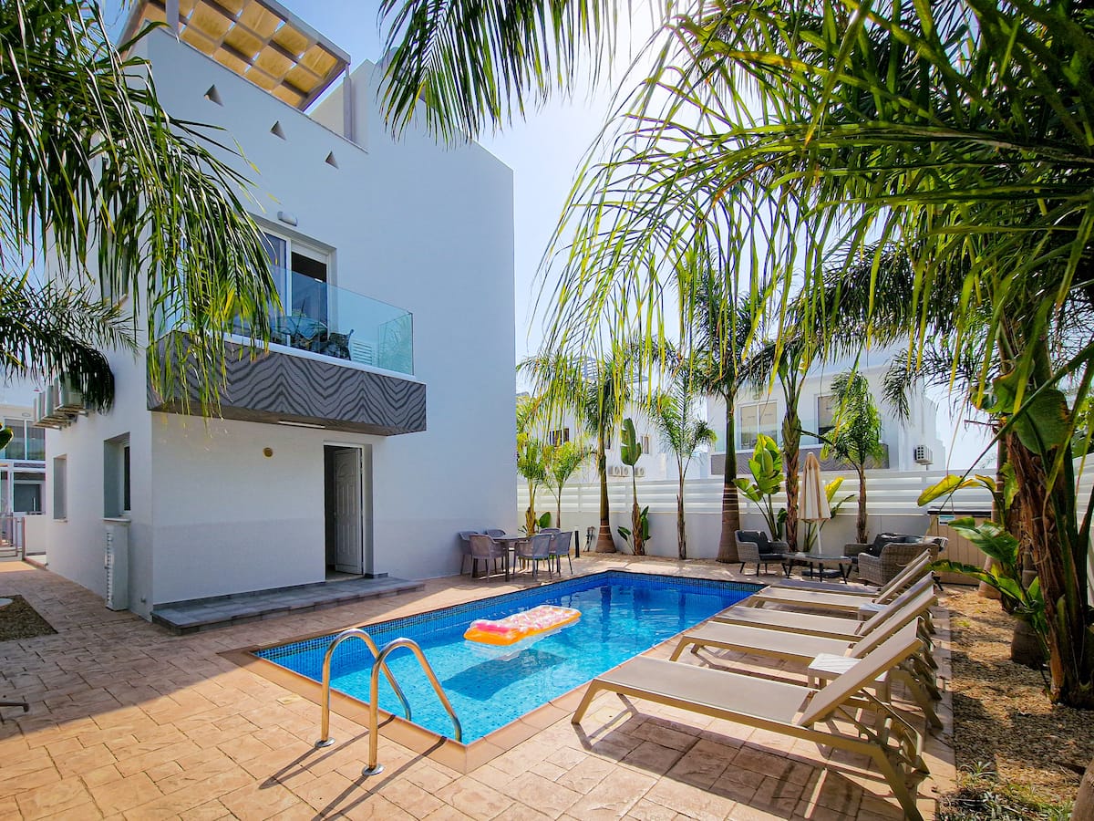 Sunrise Villa 25 · Green Garden
